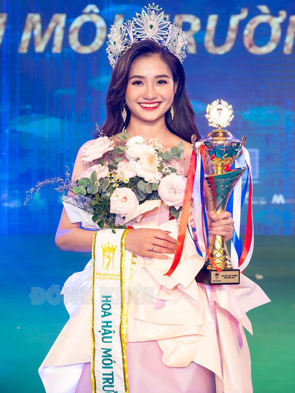 Hoa hậu M&ocirc;i trường Việt Nam Nguyễn Thanh H&agrave; với h&agrave;nh tr&igrave;nh nh&acirc;n &aacute;i - Ảnh 1.