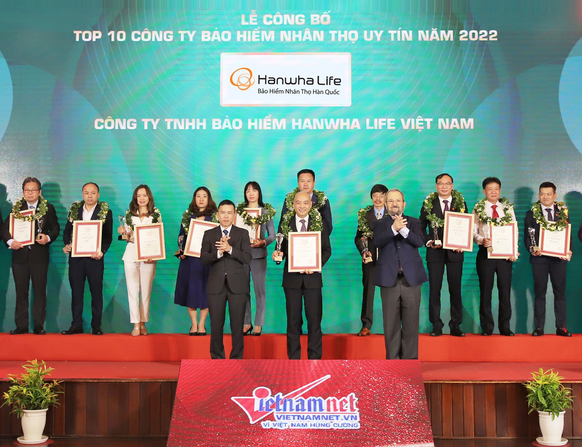 Hanwha Life Việt Nam đạt danh hiệu Tốp 10 Công ty Bảo hiểm uy tín năm 2022 - Ảnh 1. Hanwha Life Việt Nam đạt danh hiệu Tốp 10 Công ty Bảo hiểm uy tín năm 2022 - Ảnh 1.