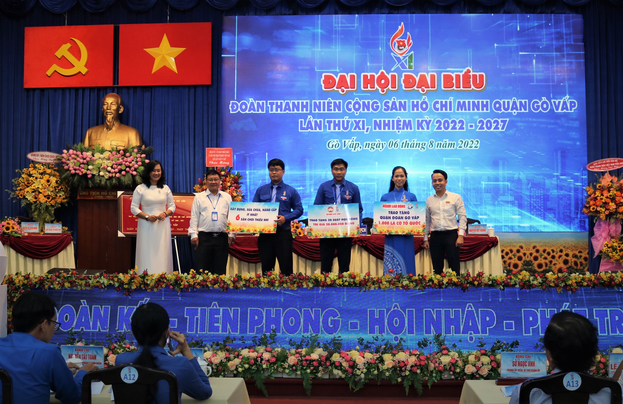 1.000 lá cờ Tổ quốc đến với tuổi trẻ quận Gò Vấp