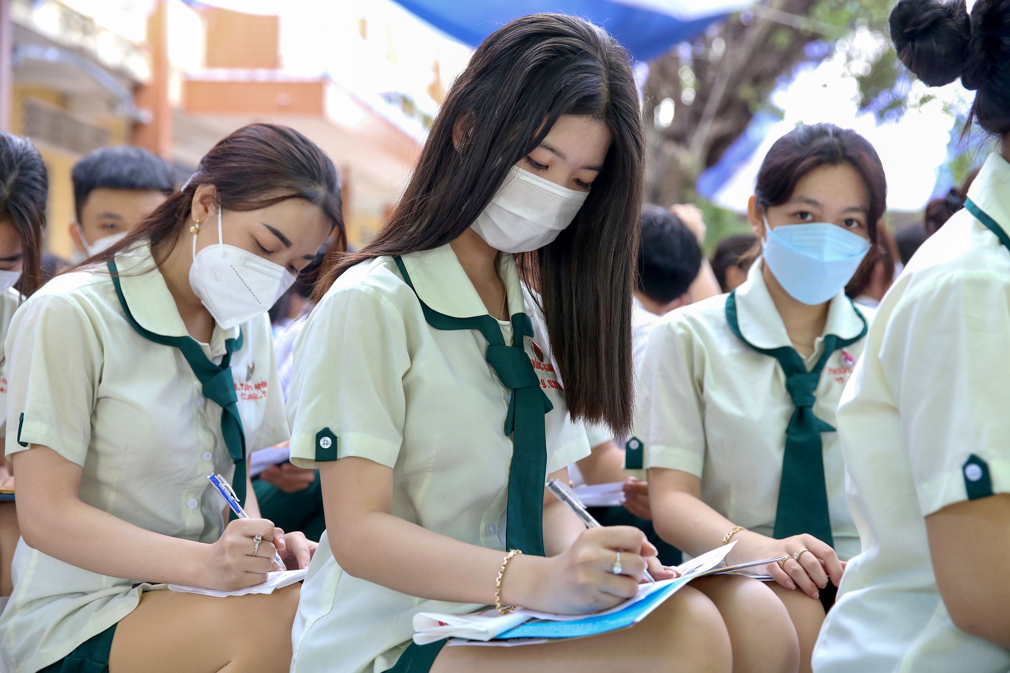 Các trường đại học công bố điểm chuẩn năm 2022: Tổ hợp C00 có điểm chuẩn 29,95...