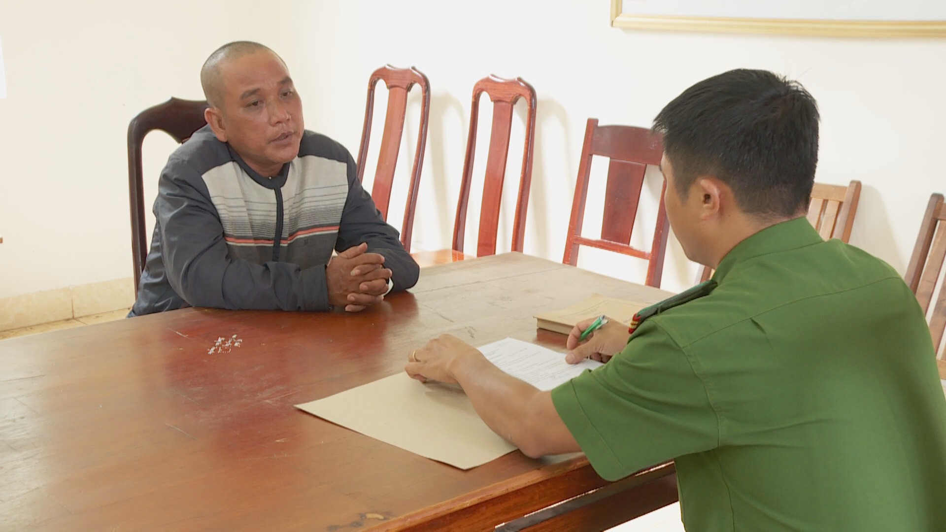 Bắt giữ đối tượng giả danh nhà sư để trốn truy nã