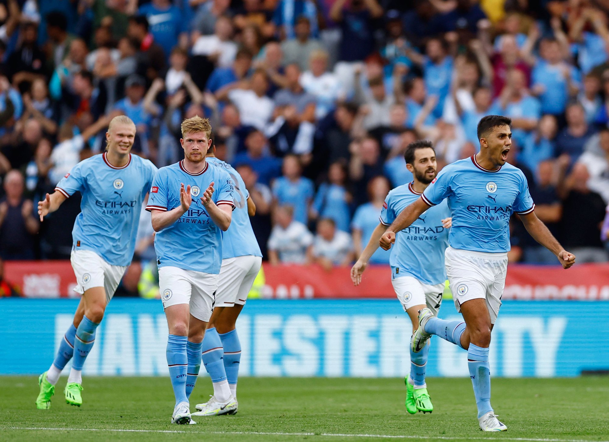 Rực lửa bóng đá thành Manchester