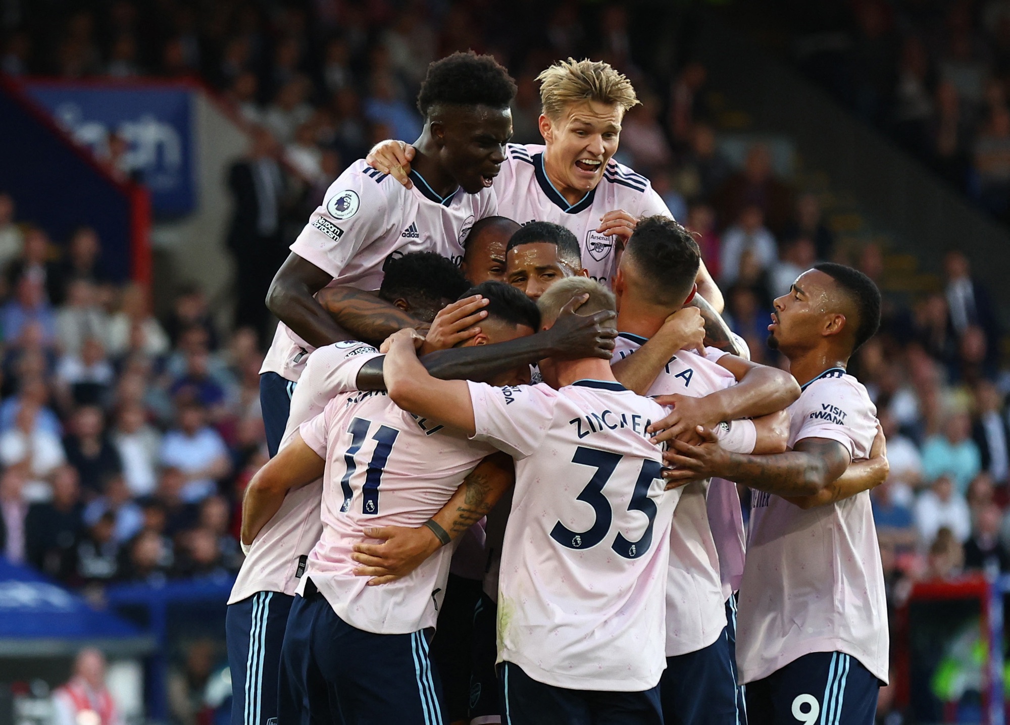 Bắn hạ "pháo đài" Selhurst Park, Arsenal ra quân tưng bừng giải Ngoại hạng