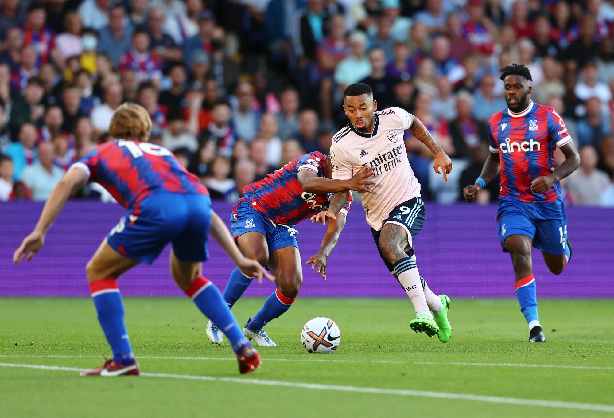 Bắn hạ ph&aacute;o đ&agrave;i Selhurst Park, Arsenal ra qu&acirc;n tưng bừng giải Ngoại hạng - Ảnh 3.