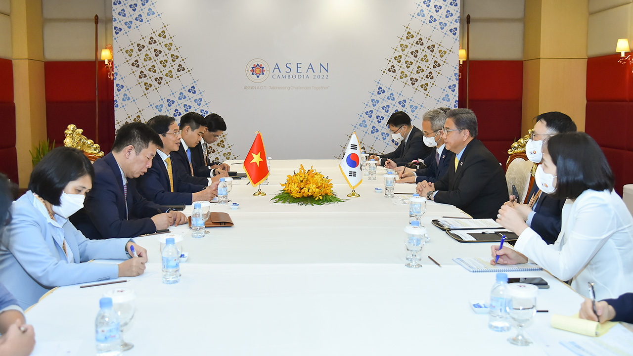Bộ trưởng Ngoại giao B&ugrave;i Thanh Sơn gặp Ngoại trưởng Mỹ Antony Blinken - Ảnh 4.