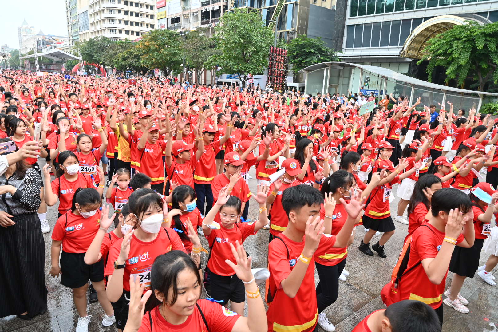 Choáng ngợp với màn đồng diễn flashmob lập kỷ lục Việt Nam
