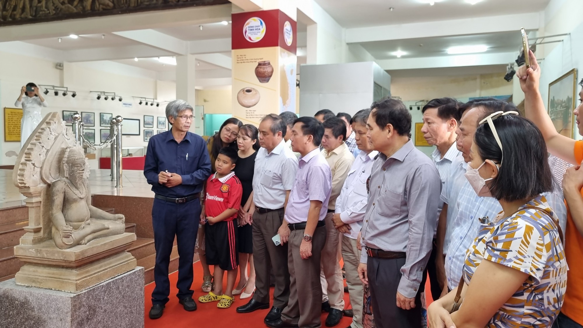 Hơn 300 cổ vật ngàn năm lần đầu được trưng bày - Ảnh 4.