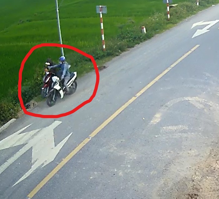 Kẻ đi xe máy phân khối lớn che biển số gây ra hàng loạt vụ cướp táo tợn