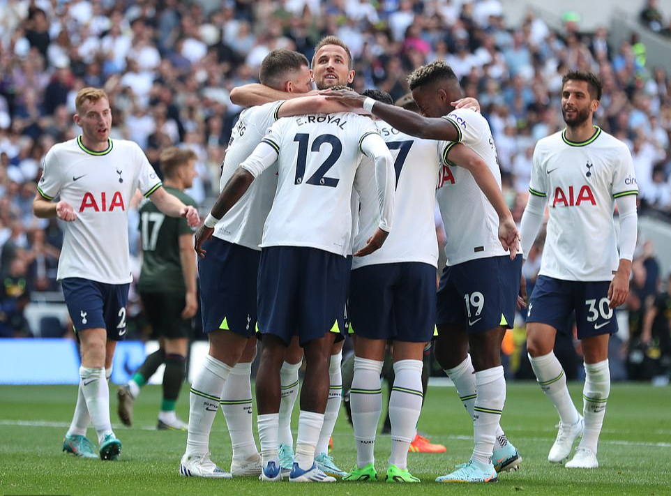Tottenham mở đại tiệc, Southampton thua tan tác ở London