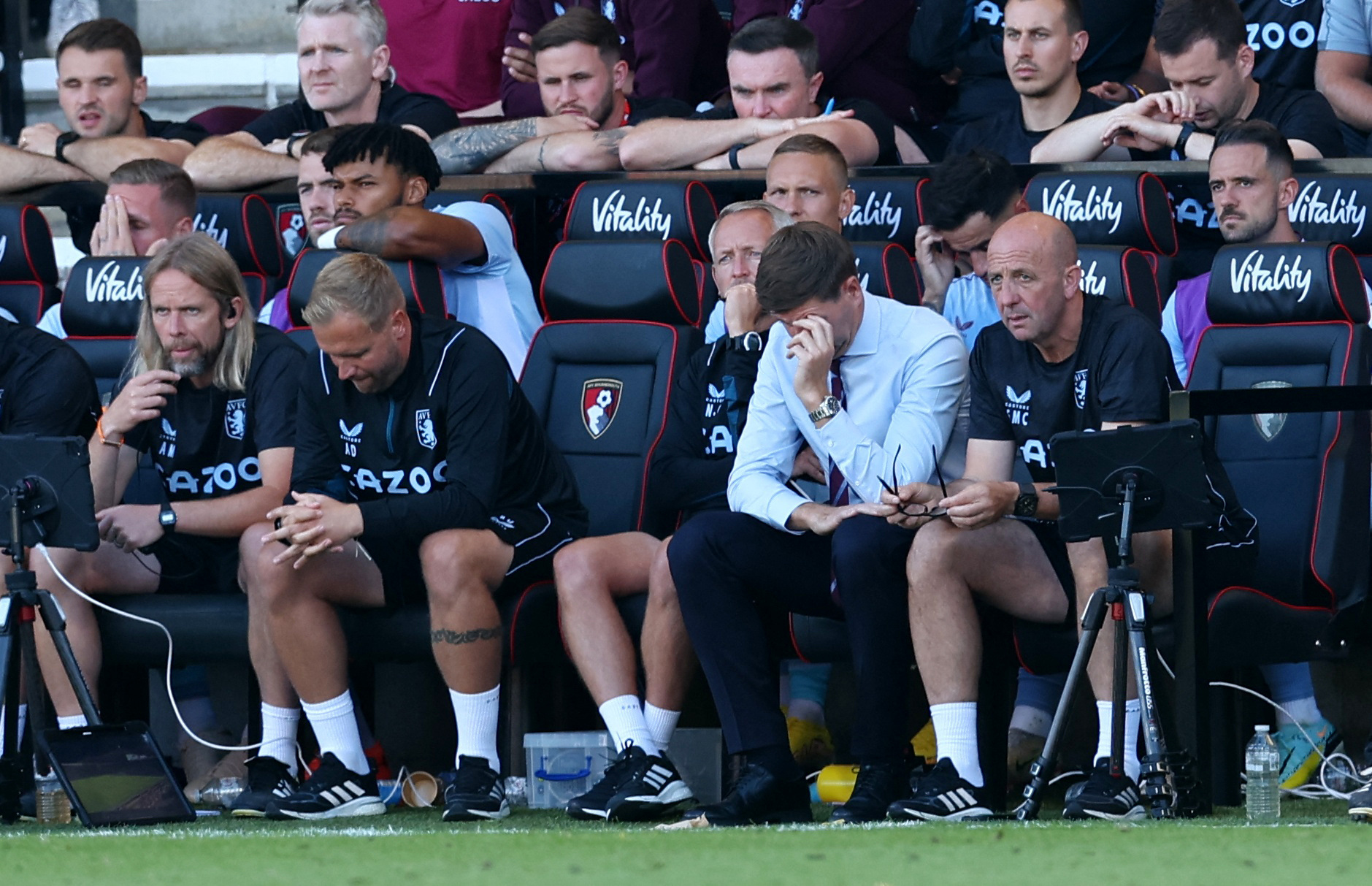 Lampard v&agrave; Gerrard &ocirc;m tr&aacute;i đắng trong ng&agrave;y khai mạc Ngoại hạng Anh - Ảnh 6.