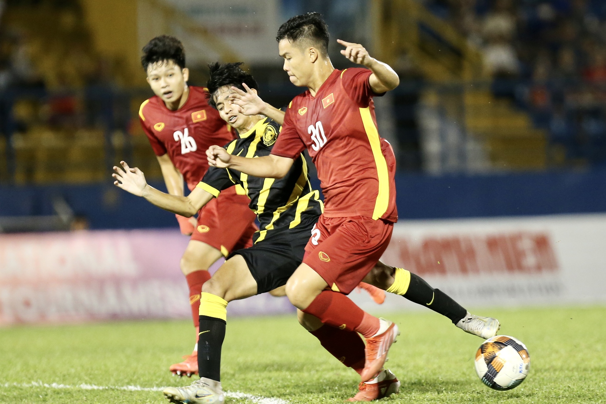 Thắng ngược Malaysia, U19 Việt Nam v&agrave;o chung kết Giải U19 Quốc tế 2022 - Ảnh 6.