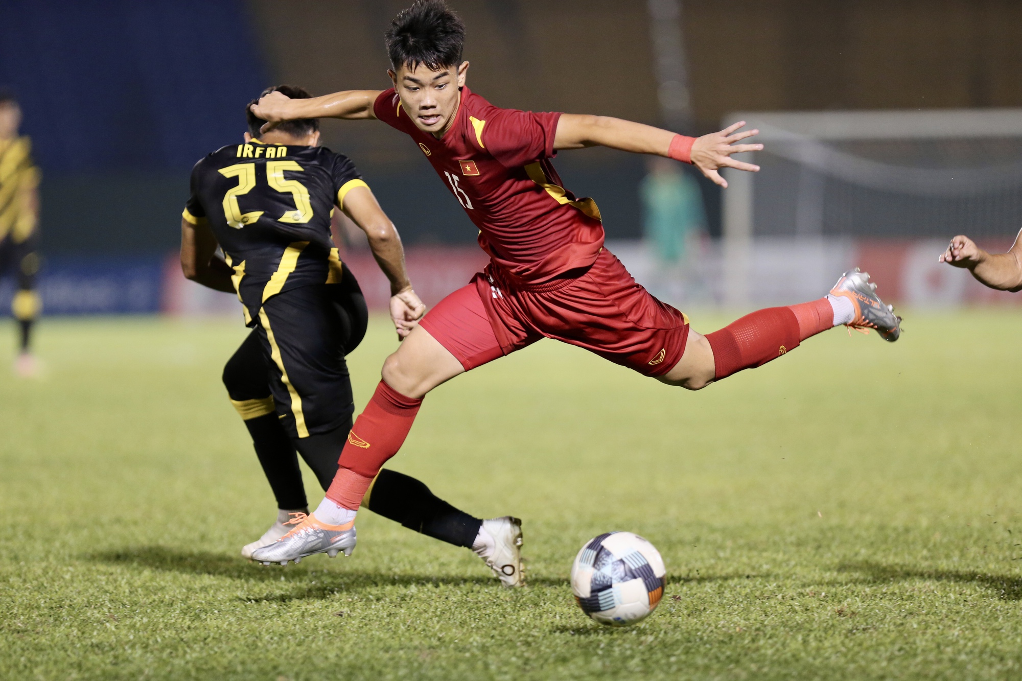 Thắng ngược Malaysia, U19 Việt Nam v&agrave;o chung kết Giải U19 Quốc tế 2022 - Ảnh 5.