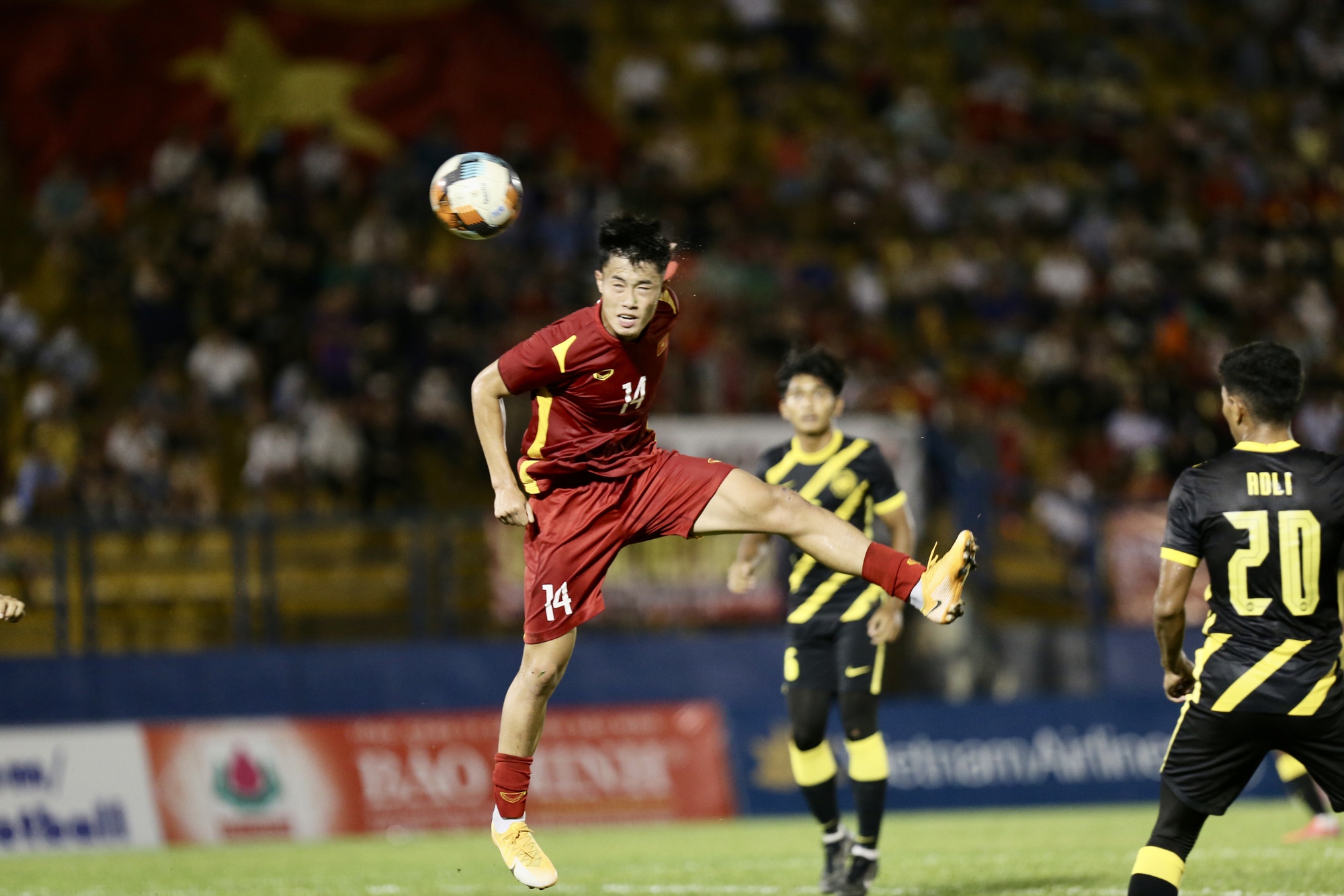 Thắng ngược Malaysia, U19 Việt Nam v&agrave;o chung kết Giải U19 Quốc tế 2022 - Ảnh 4.