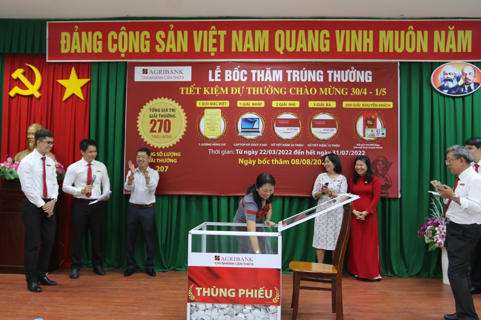Agribank Cần Thơ II tổ chức lễ bốc thăm tr&uacute;ng thưởng chương tr&igrave;nh huy động tiết kiệm dự thưởng - Ảnh 3.