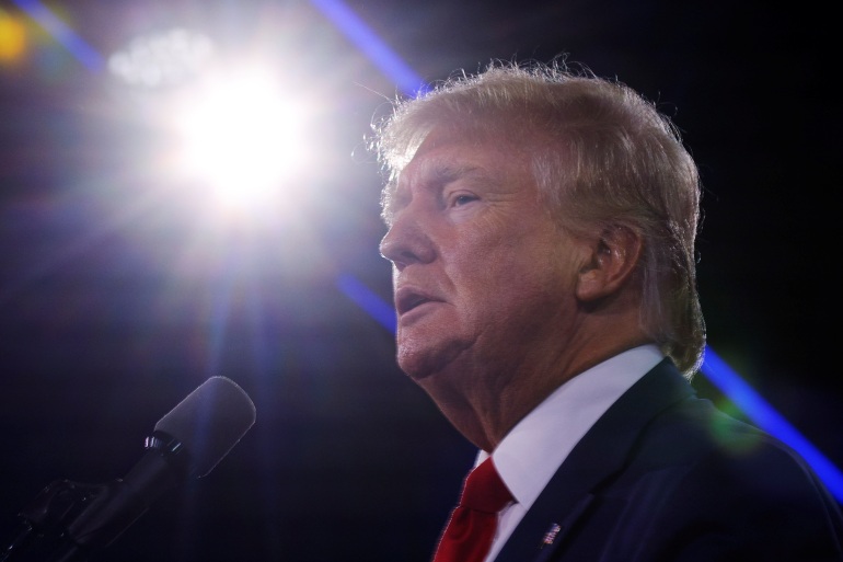 Các vụ kiện và điều tra đang bủa vây ông Donald Trump