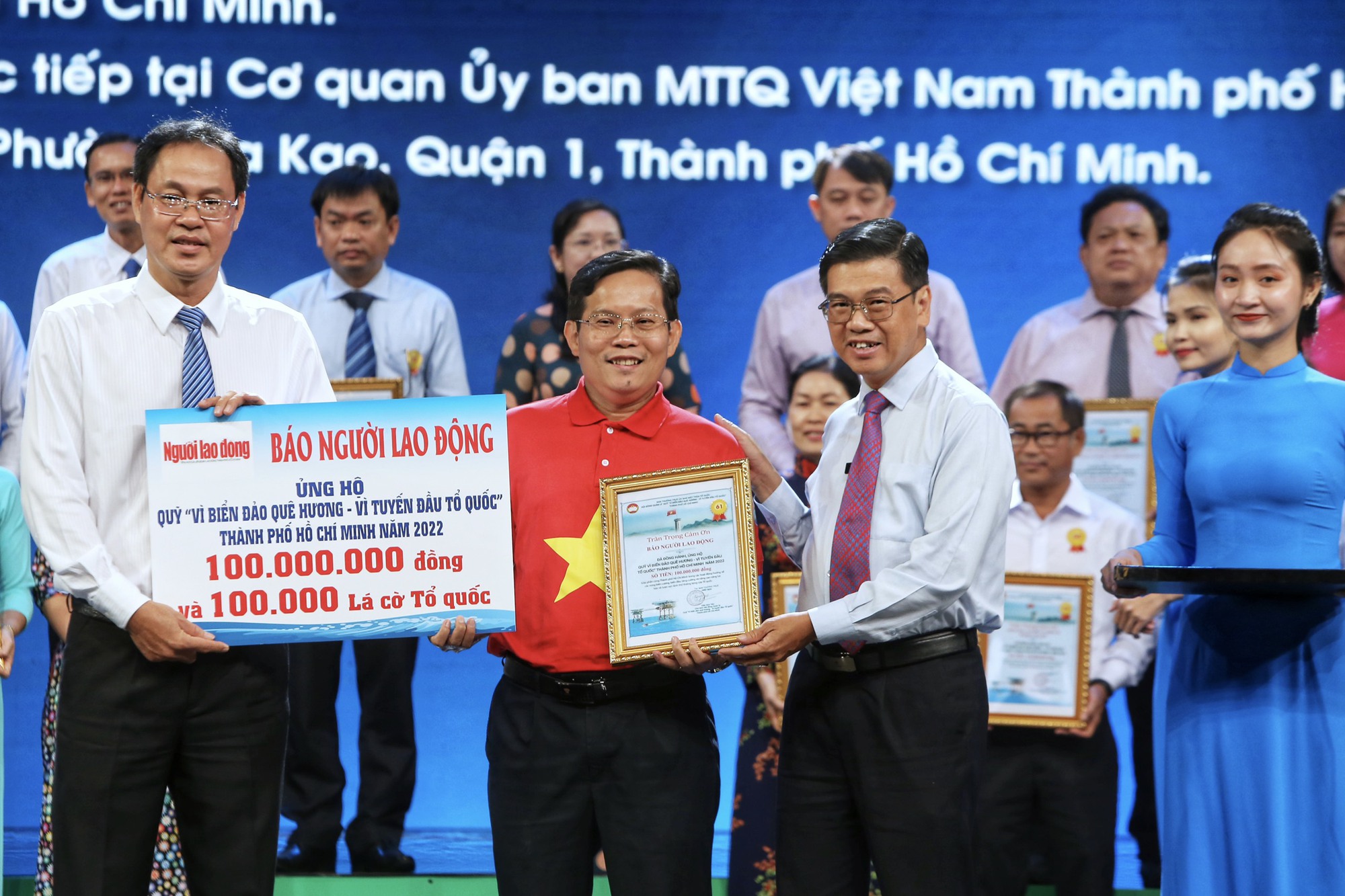 B&aacute;o Người Lao Động ủng hộ Quỹ &ldquo;V&igrave; biển đảo qu&ecirc; hương - V&igrave; tuyến đầu Tổ quốc&rdquo; TP HCM - Ảnh 3.