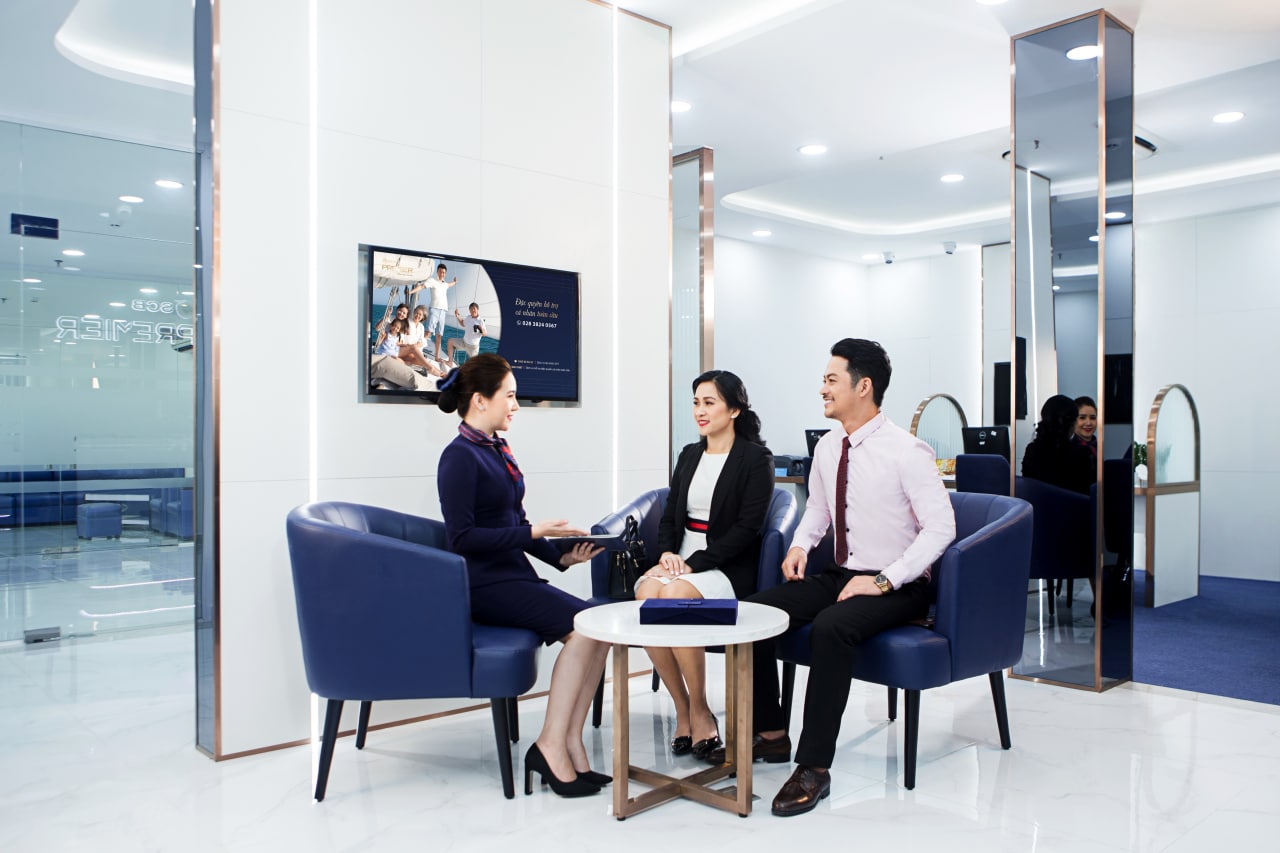 SCB thấu hiểu v&agrave; đồng h&agrave;nh c&ugrave;ng kh&aacute;ch h&agrave;ng trung ni&ecirc;n - Ảnh 1.