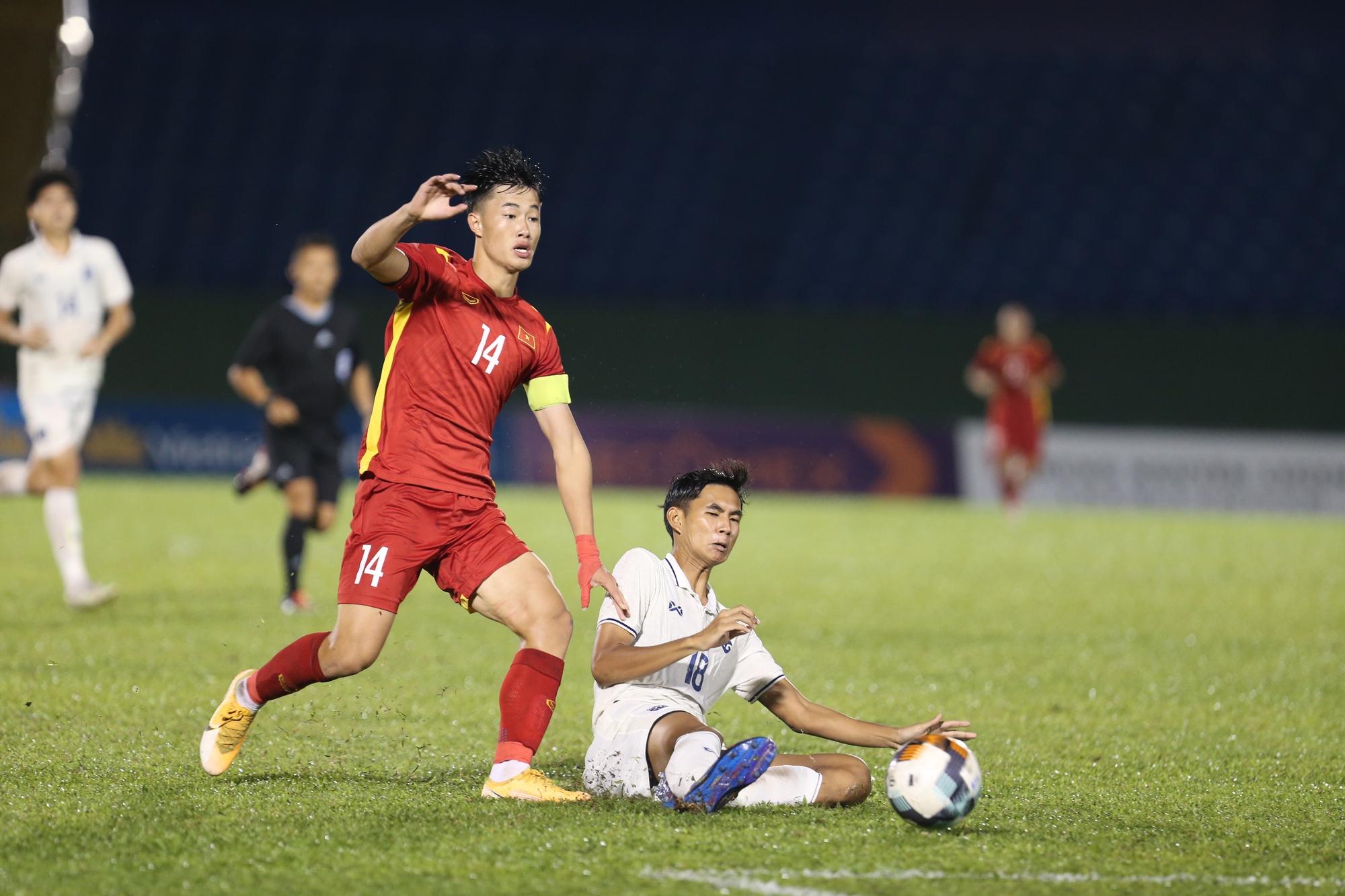 U19 Việt Nam đ&aacute;nh bại Th&aacute;i Lan - Ảnh 6.