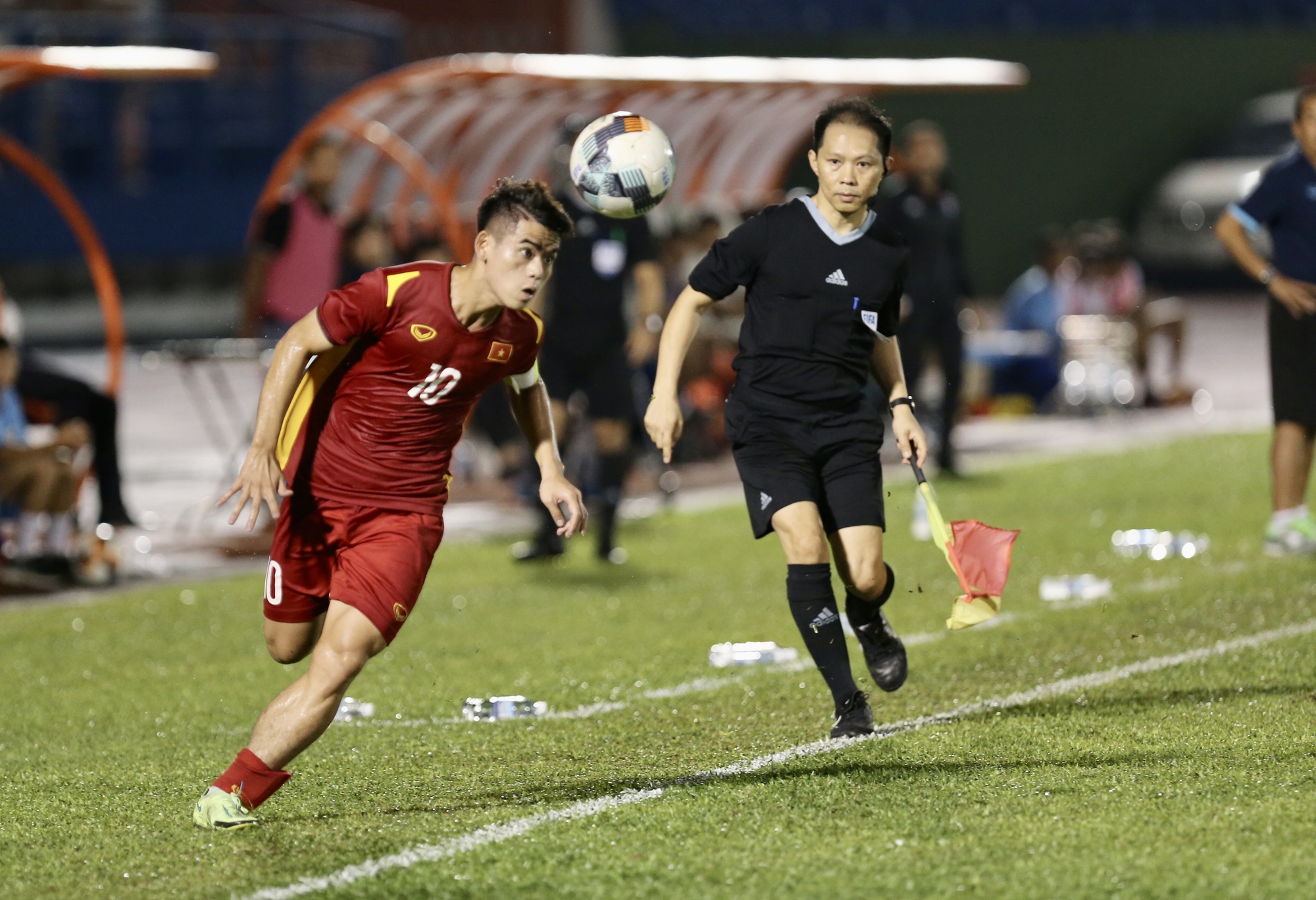 U19 Việt Nam đ&aacute;nh bại Th&aacute;i Lan - Ảnh 3.