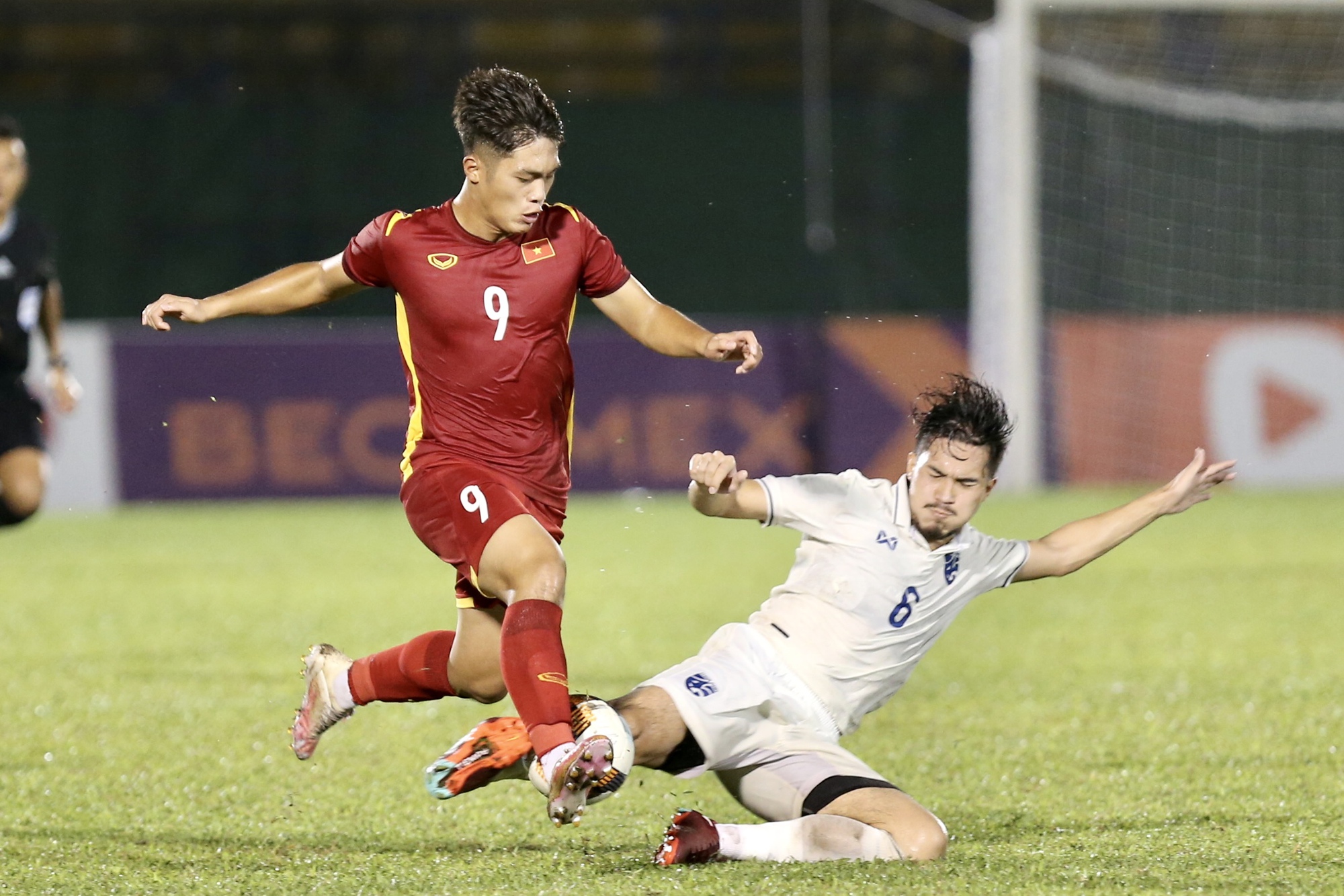 U19 Việt Nam đ&aacute;nh bại Th&aacute;i Lan - Ảnh 5.