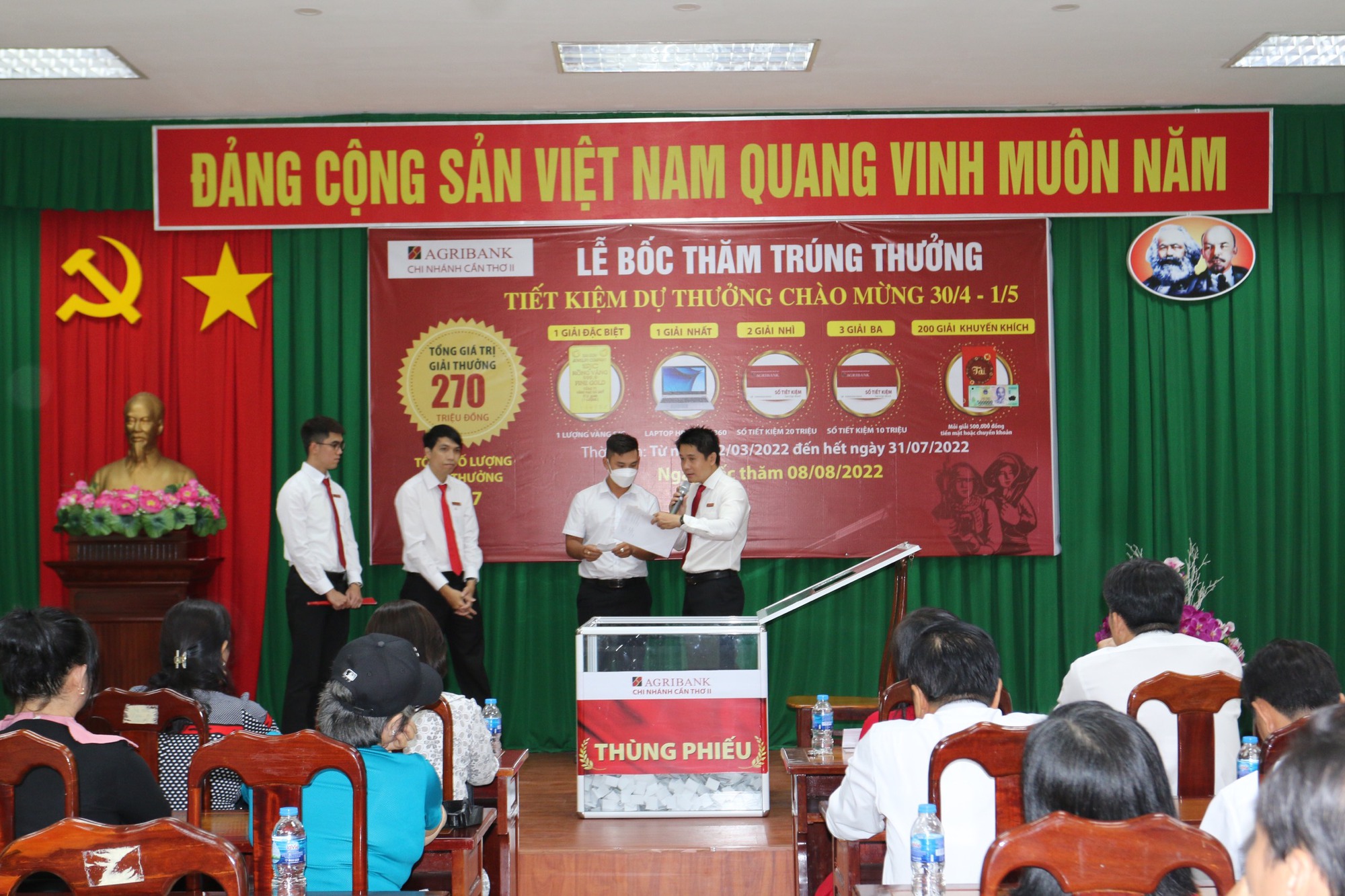 Agribank Cần Thơ II tổ chức lễ bốc thăm tr&uacute;ng thưởng chương tr&igrave;nh huy động tiết kiệm dự thưởng - Ảnh 5.