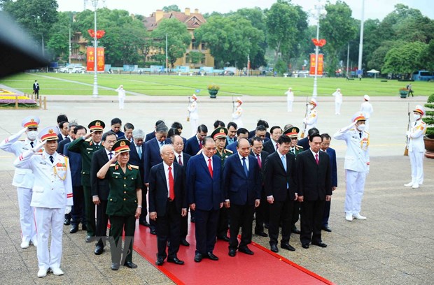 L&atilde;nh đạo Đảng, Nh&agrave; nước v&agrave;o Lăng viếng Chủ tịch Hồ Ch&iacute; Minh - Ảnh 3.