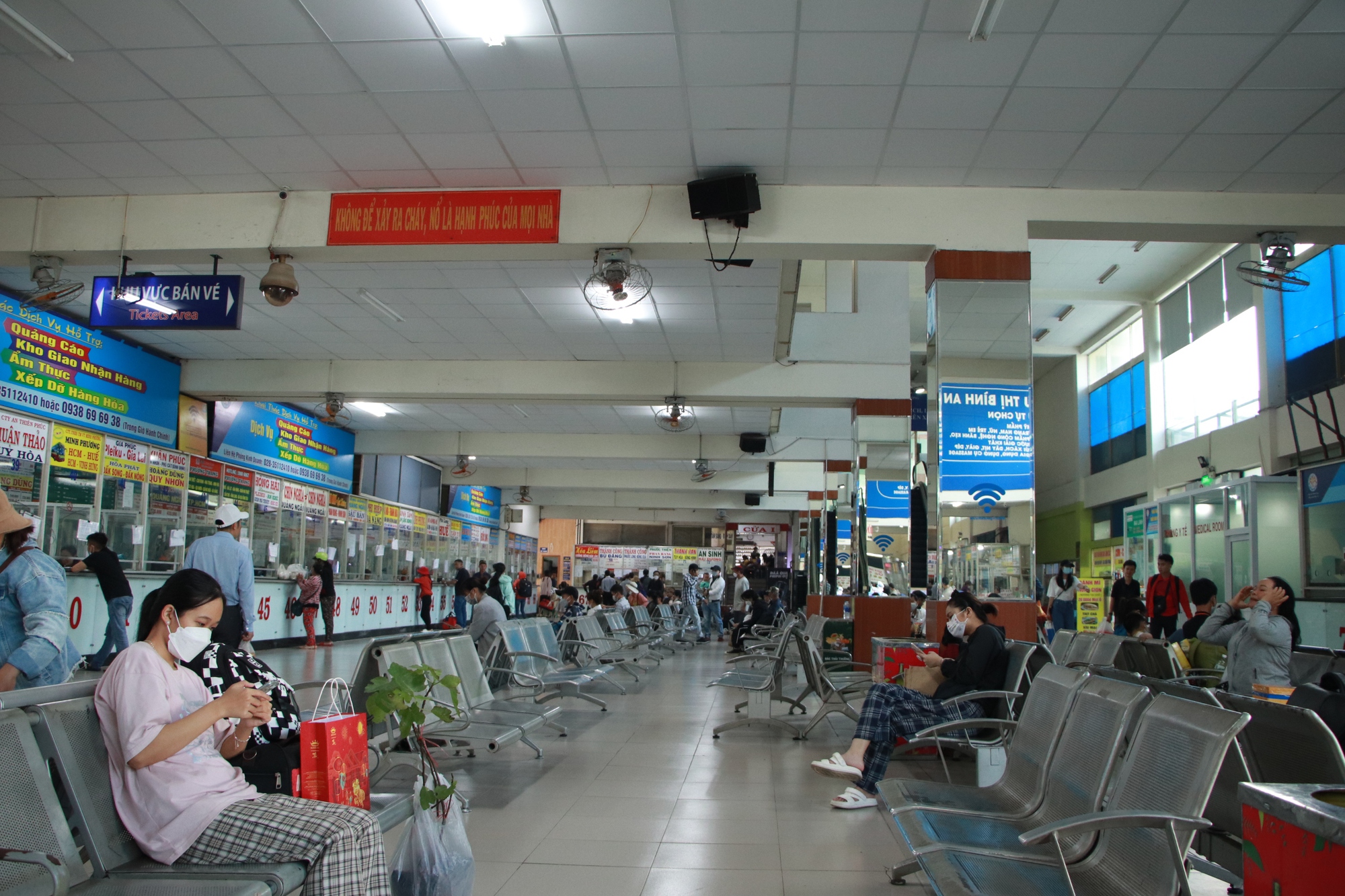 Ng&agrave;y đầu kỳ nghỉ lễ 2-9, đường phố th&ocirc;ng tho&aacute;ng - Ảnh 12.