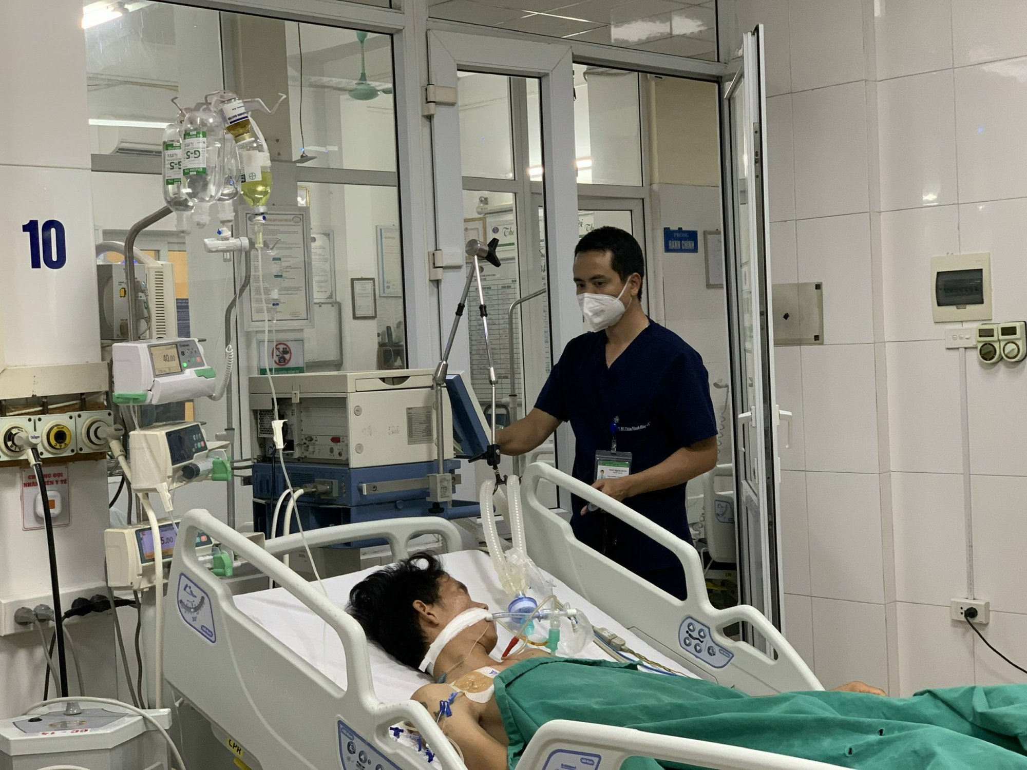 70 ca tử vong do sốt xuất huyết, cảnh b&aacute;o 10 dấu hiệu nguy hiểm - Ảnh 2.