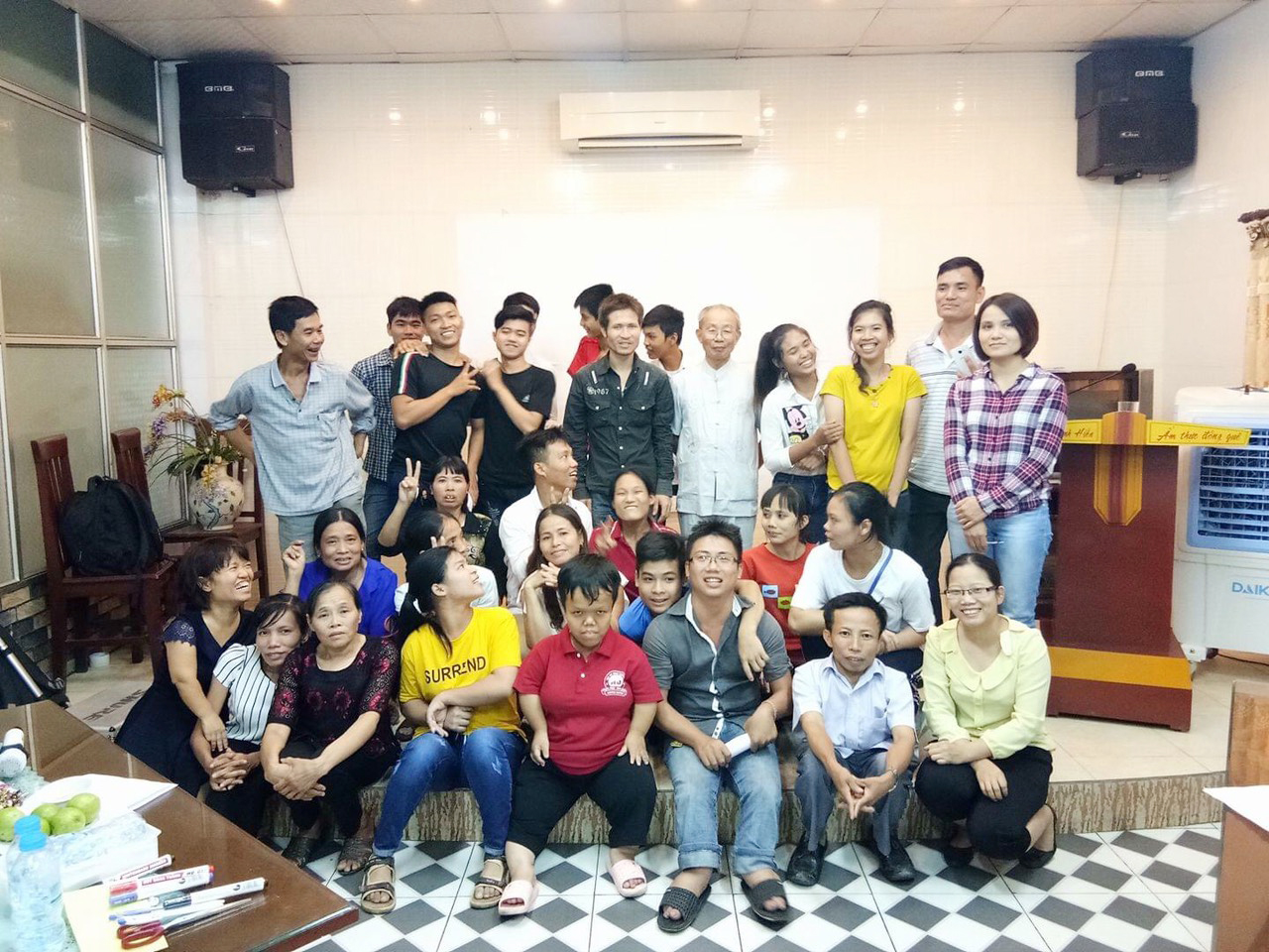 B&agrave;i dự thi viết &ldquo;L&Ograve;NG TỐT QUANH TA&rdquo;: C&aacute;nh chim đầu đ&agrave;n - Ảnh 1.