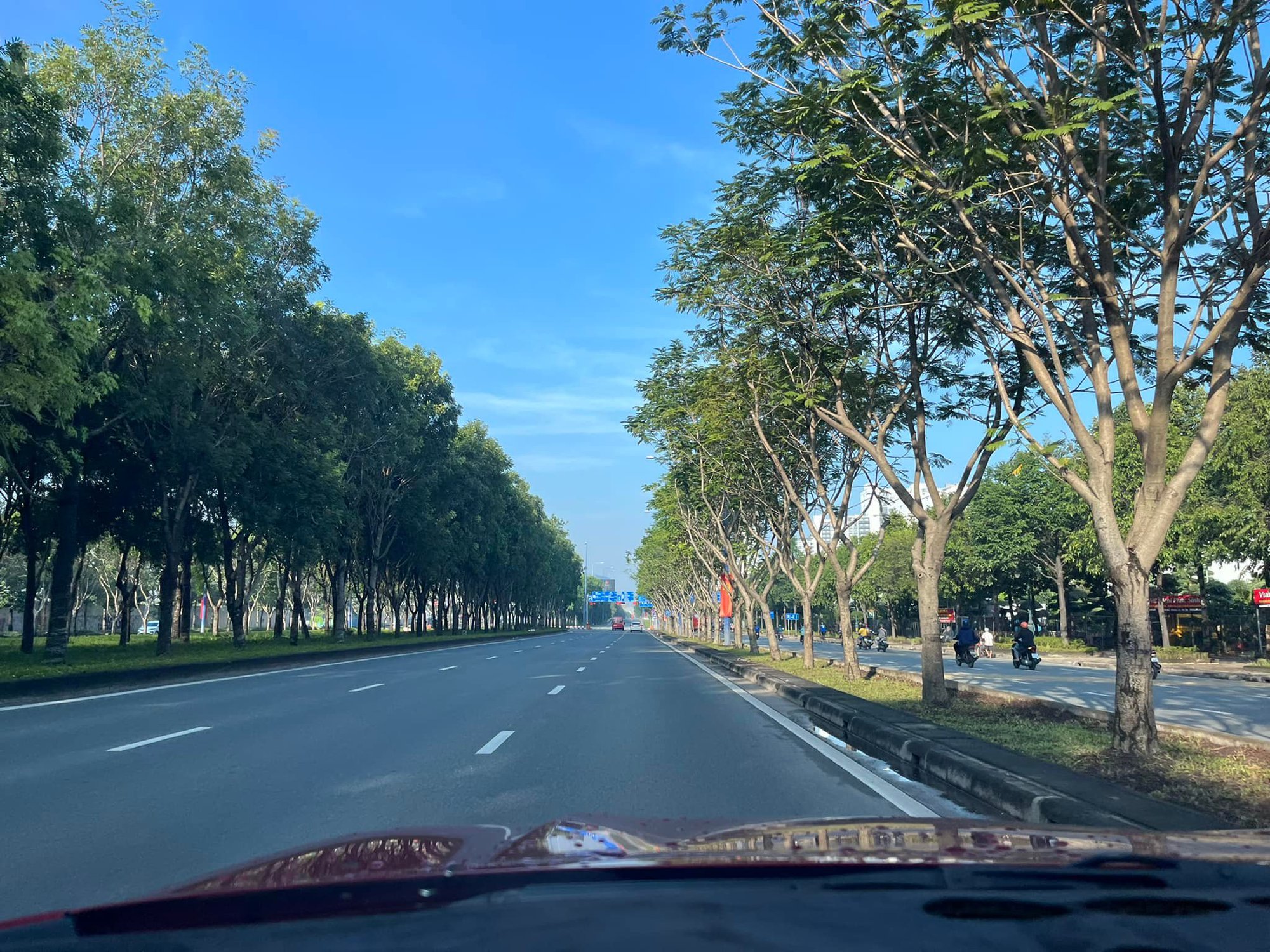 Ng&agrave;y đầu kỳ nghỉ lễ 2-9, đường phố th&ocirc;ng tho&aacute;ng - Ảnh 2.