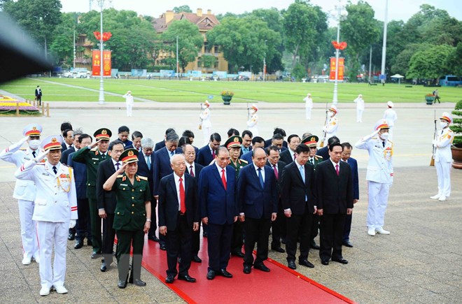 L&atilde;nh đạo Đảng, Nh&agrave; nước v&agrave;o Lăng viếng Chủ tịch Hồ Ch&iacute; Minh - Ảnh 1.