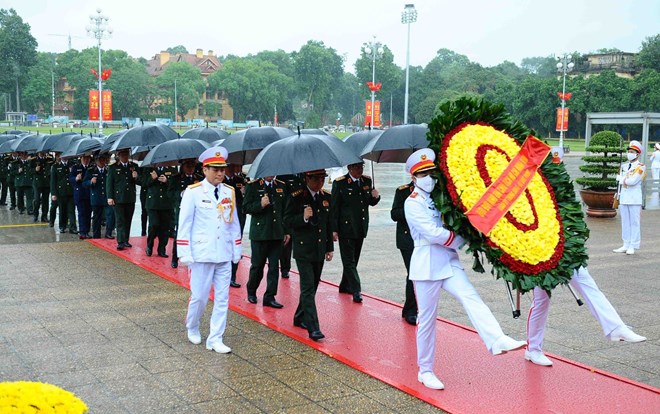 L&atilde;nh đạo Đảng, Nh&agrave; nước v&agrave;o Lăng viếng Chủ tịch Hồ Ch&iacute; Minh - Ảnh 6.