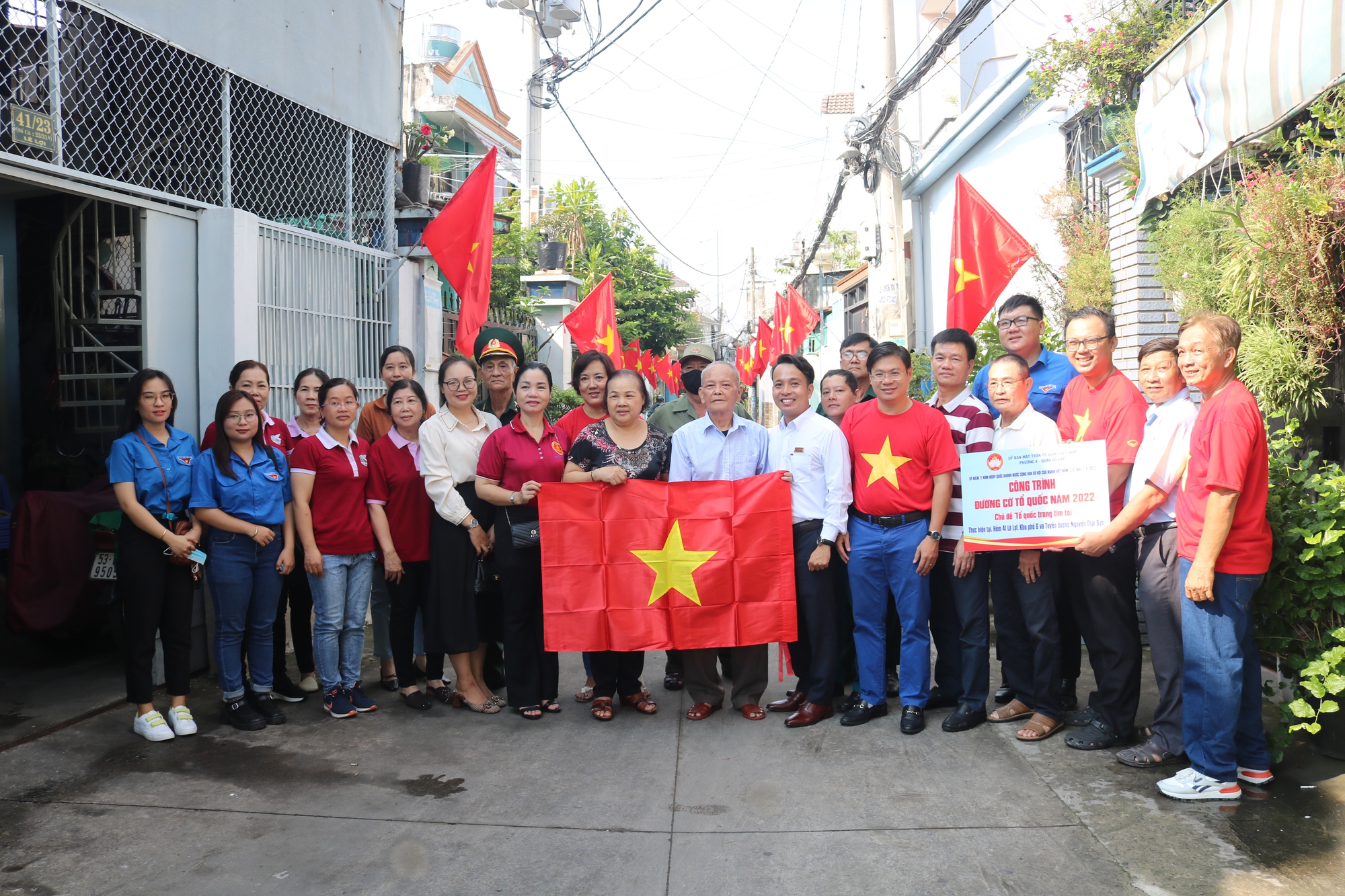 "Đường cờ Tổ quốc" khích lệ phong trào của địa phương