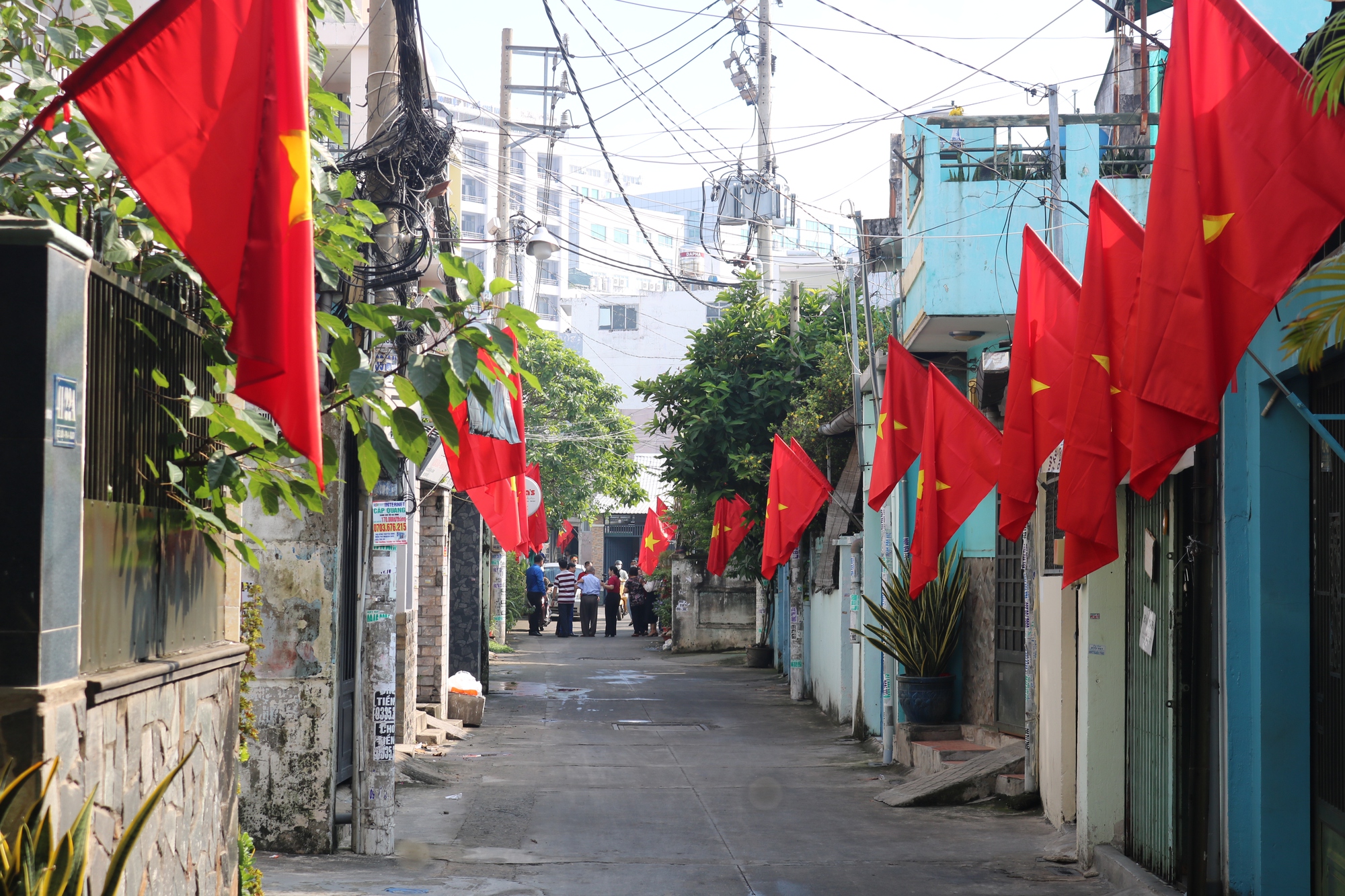Đường cờ Tổ quốc kh&iacute;ch lệ phong tr&agrave;o của địa phương - Ảnh 5.