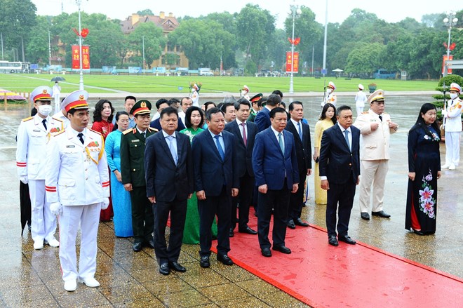 L&atilde;nh đạo Đảng, Nh&agrave; nước v&agrave;o Lăng viếng Chủ tịch Hồ Ch&iacute; Minh - Ảnh 9.