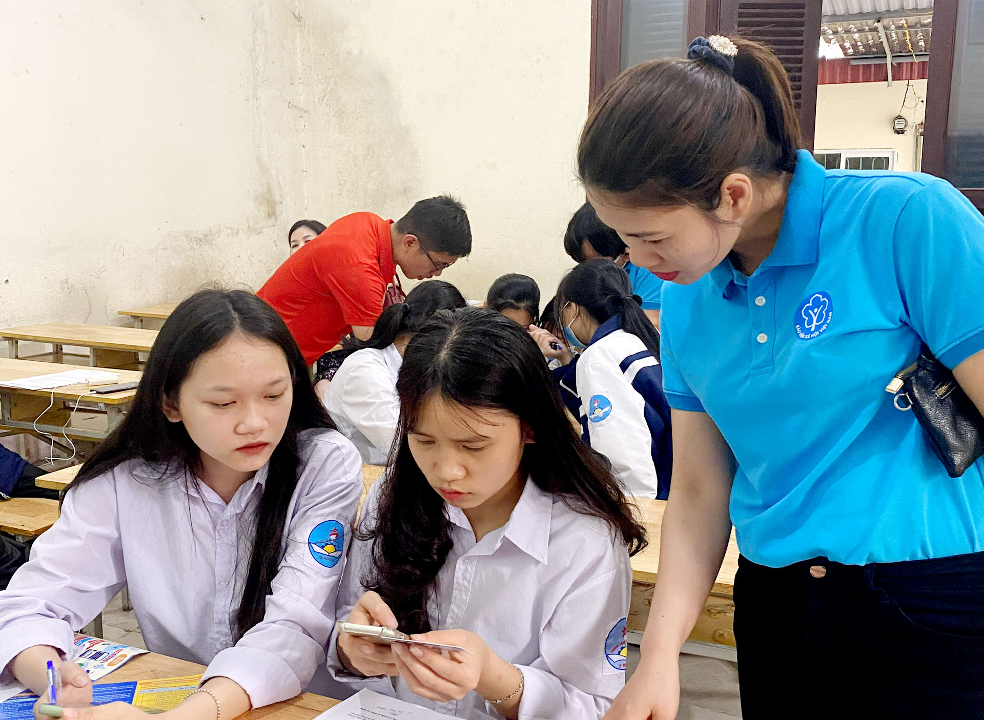 Học sinh, sinh viên đóng BHYT tại trường, không tham gia theo hộ gia đình