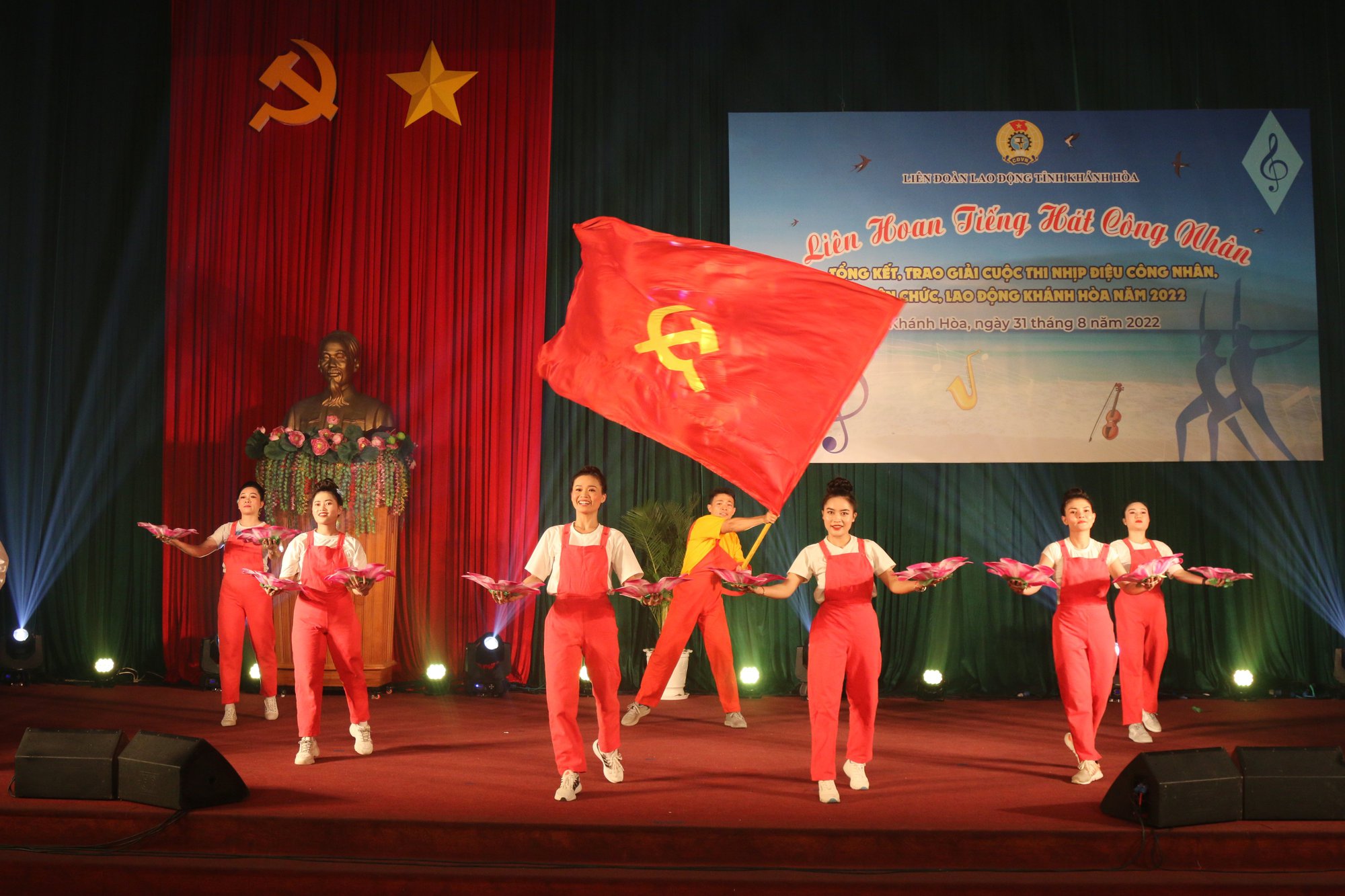 Khánh Hòa trao giải cuộc thi "Nhịp điệu công nhân, viên chức, lao động"