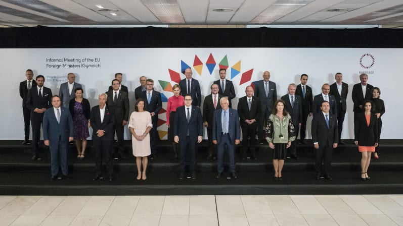 EU &ldquo;đ&oacute;ng băng&rdquo; c&ocirc;ng d&acirc;n Nga - Ảnh 1.