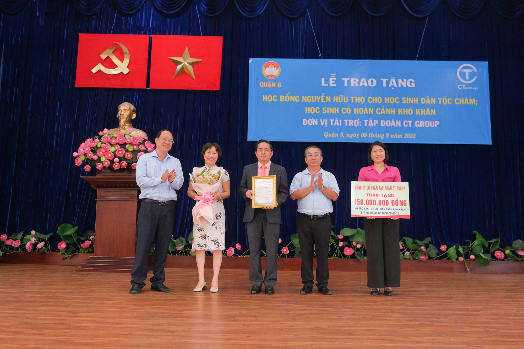 CT Group tặng học bổng và quà trung thu cho trẻ em người Chăm vượt khó - Ảnh 3.