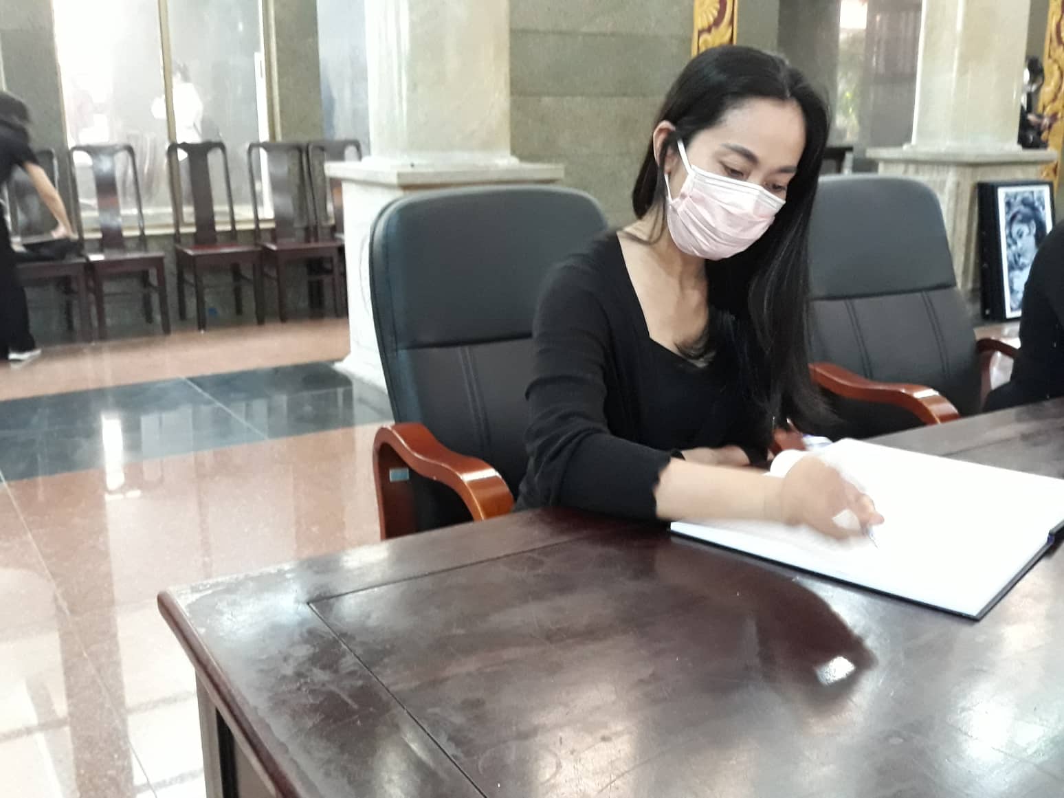 Nghệ sĩ viếng minh tinh Thẩm Thúy Hằng - Ảnh 10.