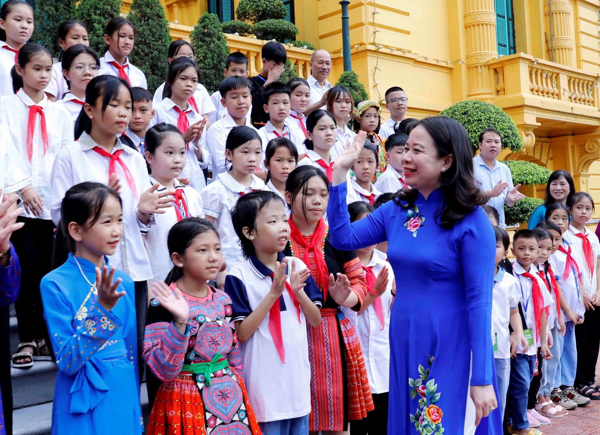 Giúp trẻ mồ côi, khuyết tật phát triển toàn diện