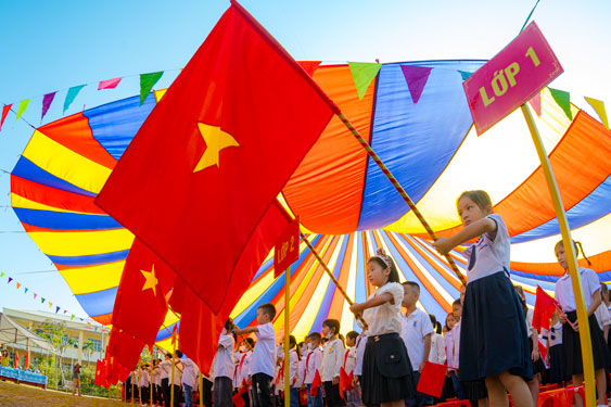 Rực rỡ màu cờ