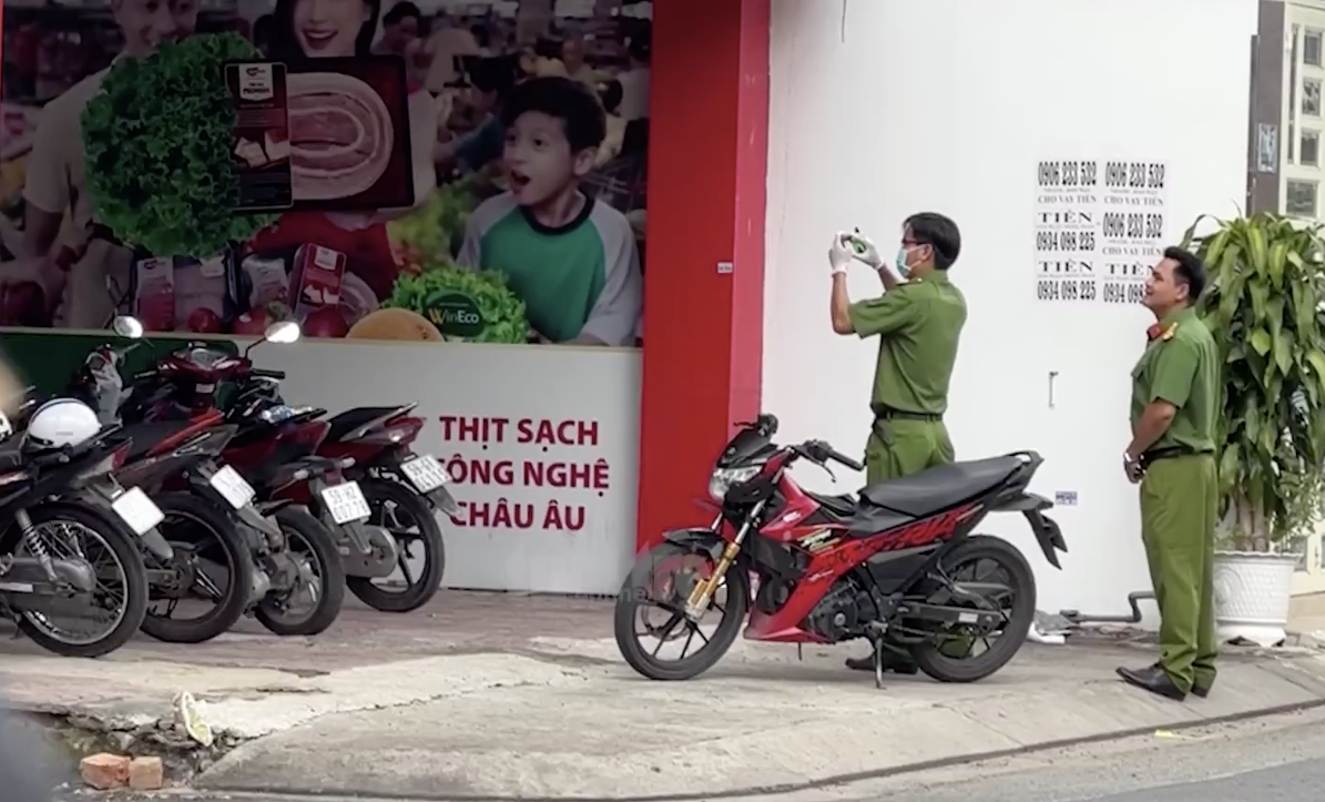 TP HCM: Truy lùng kẻ cướp cửa hàng tiện lợi tại quận 12