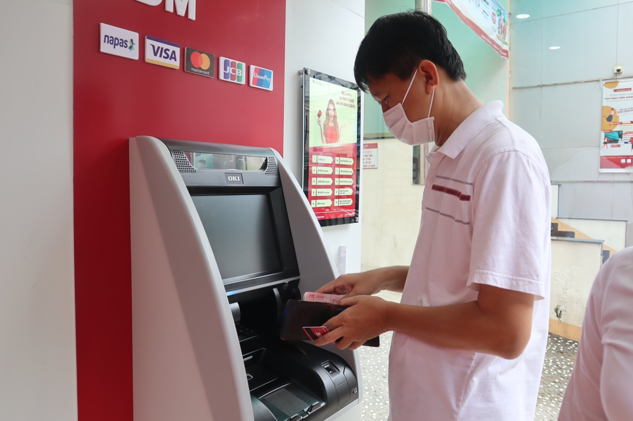 Agribank Cần Thơ II đưa v&agrave;o hoạt động m&aacute;y gửi, r&uacute;t tiền tự động - Ảnh 5.