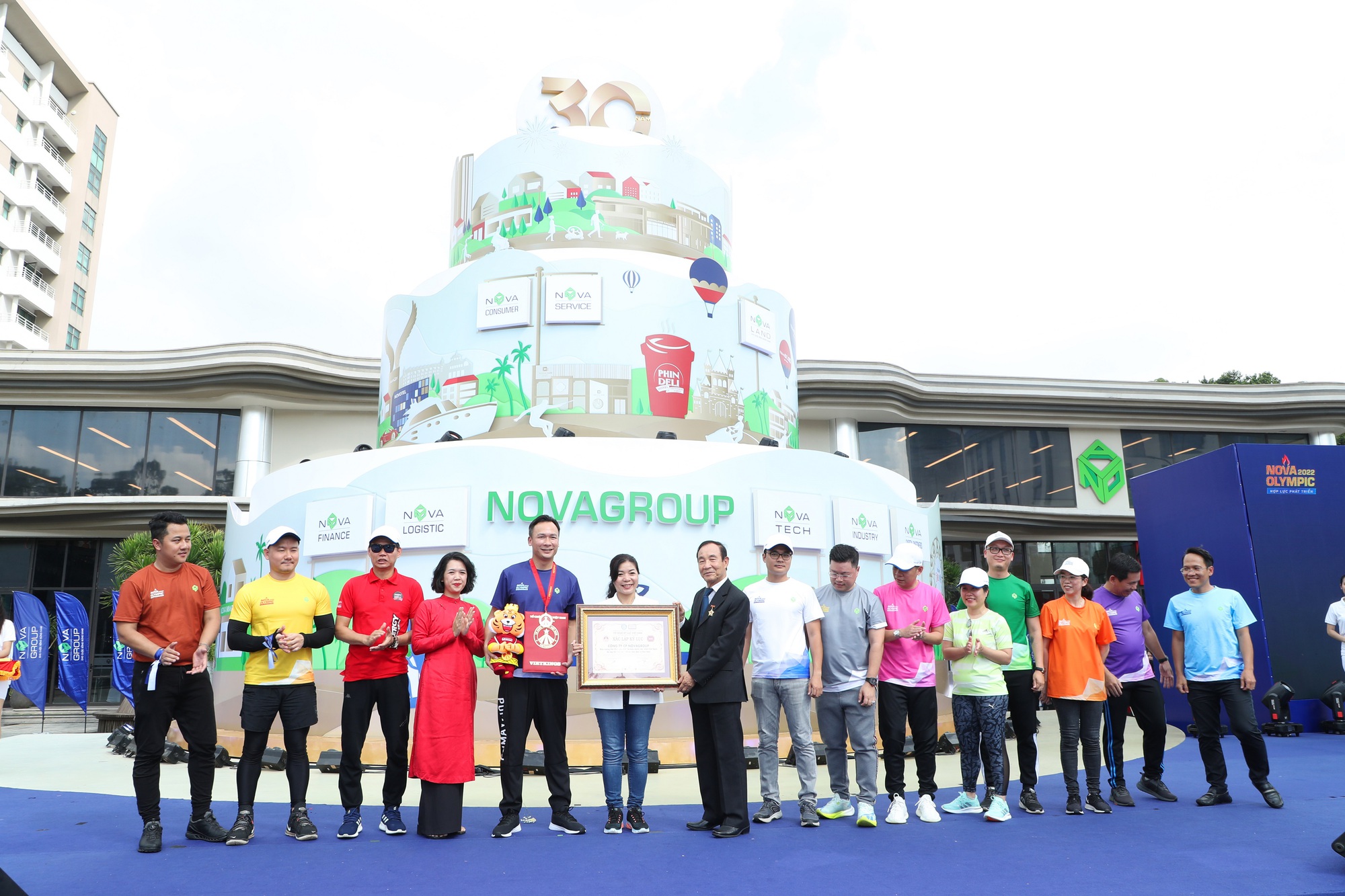Bế mạc Nova Olympic 2022: T&ocirc;n vinh sức mạnh v&agrave; tinh thần đo&agrave;n kết - Ảnh 2.