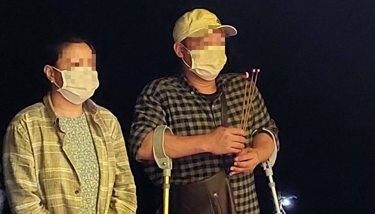 Giao con chữa bệnh, nhận lại hũ tro cốt: Người "thiêu thi thể cháu bé" khai gì?