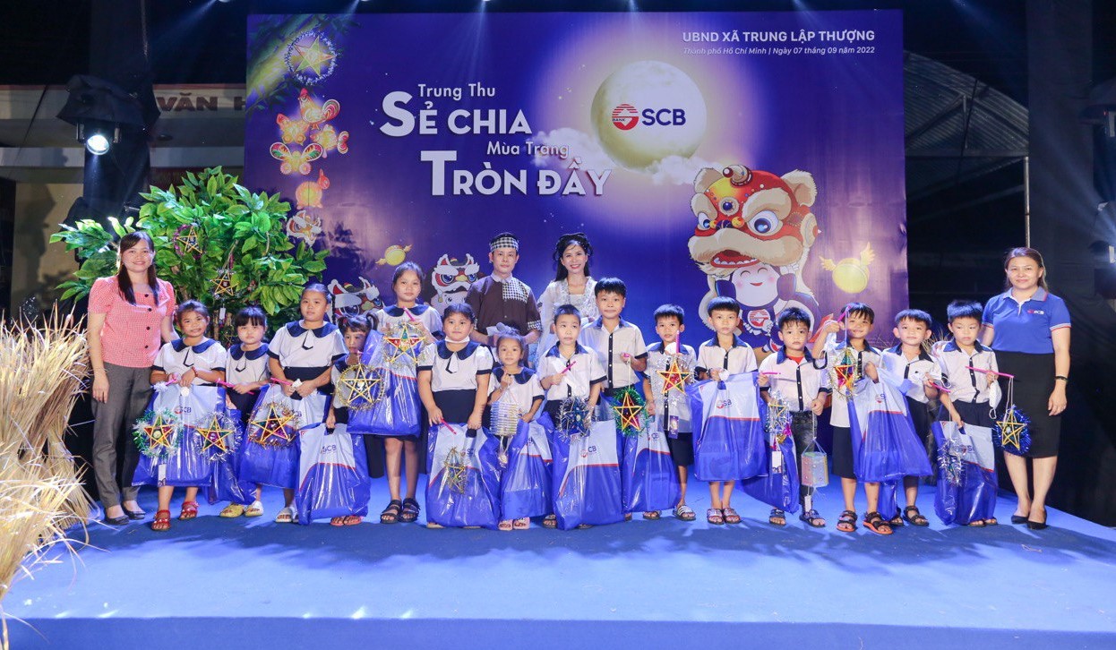 SCB mang trung thu ấm &aacute;p đến trẻ em mọi miền - Ảnh 1.