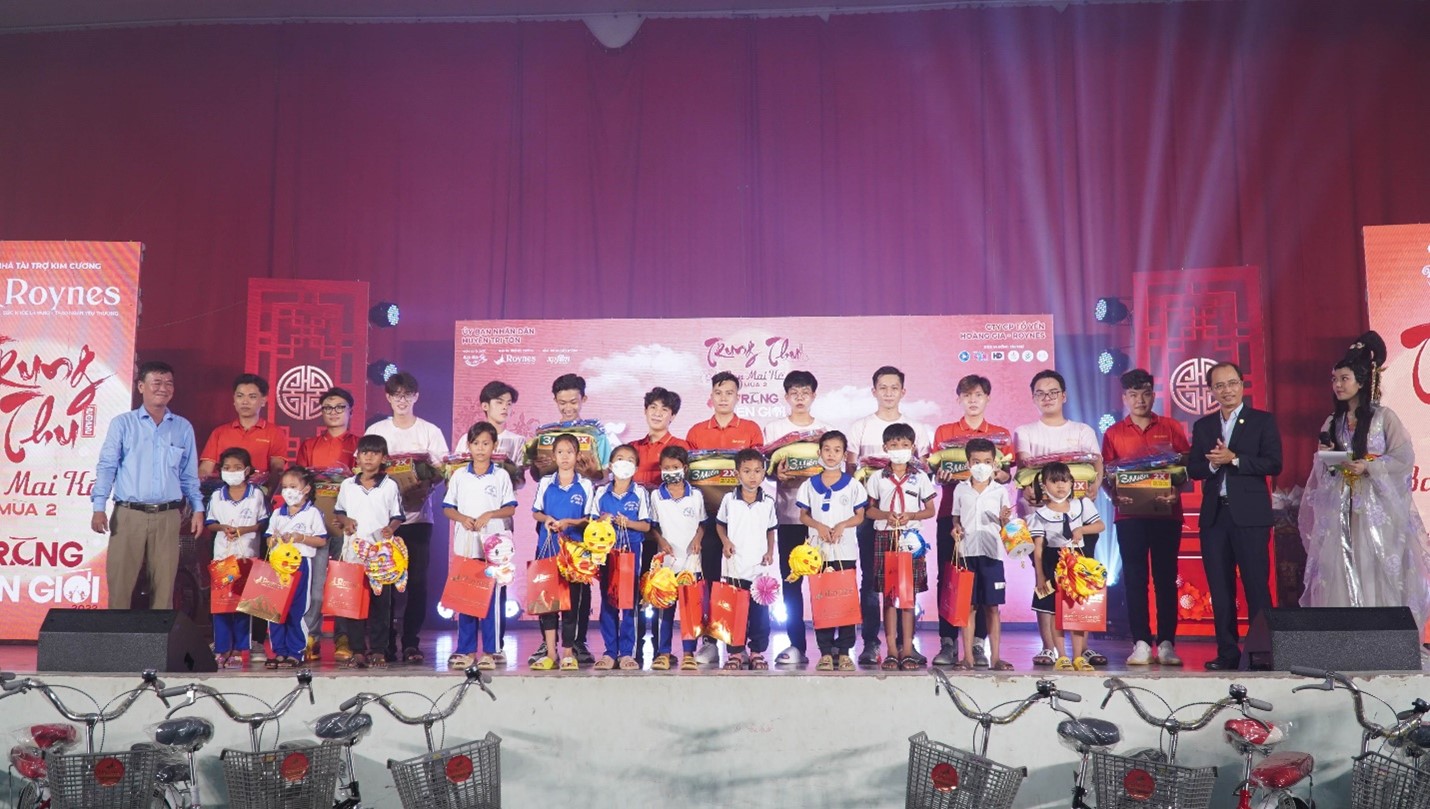 Tổ yến Hoàng Gia Roynes đồng hành cùng "Trung Thu Ban Mai kể"
