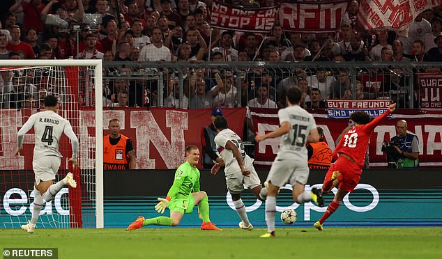 5 phút định đoạt đại chiến bảng tử thần, Bayern Munich hạ Barcelona - Ảnh 5.