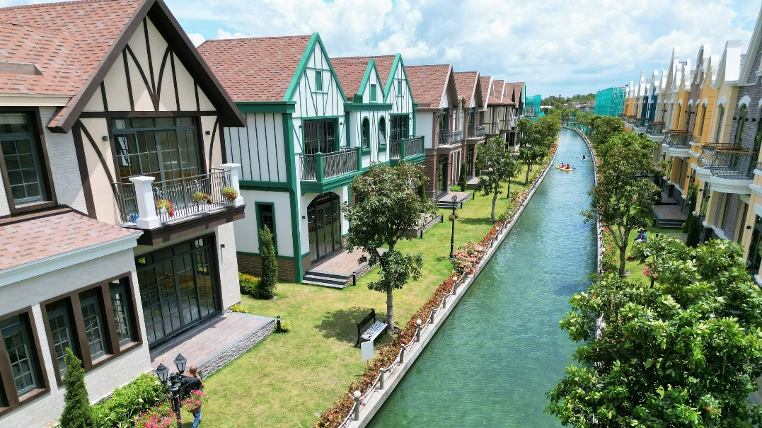 M&atilde;n nh&atilde;n với kiến tr&uacute;c đa phong c&aacute;ch, gần gũi thi&ecirc;n nhi&ecirc;n tại NovaWorld Ho Tram - Ảnh 2.